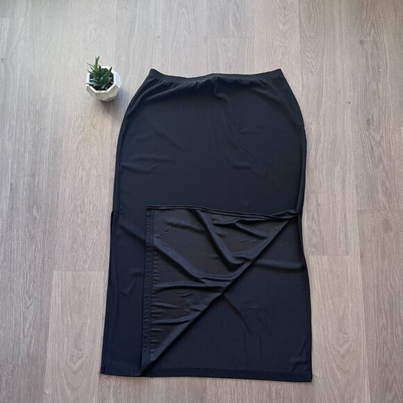 Jessica Plus Black Midi Skirt with Side-Slit & Elastic Waist - Picture 8 of 11